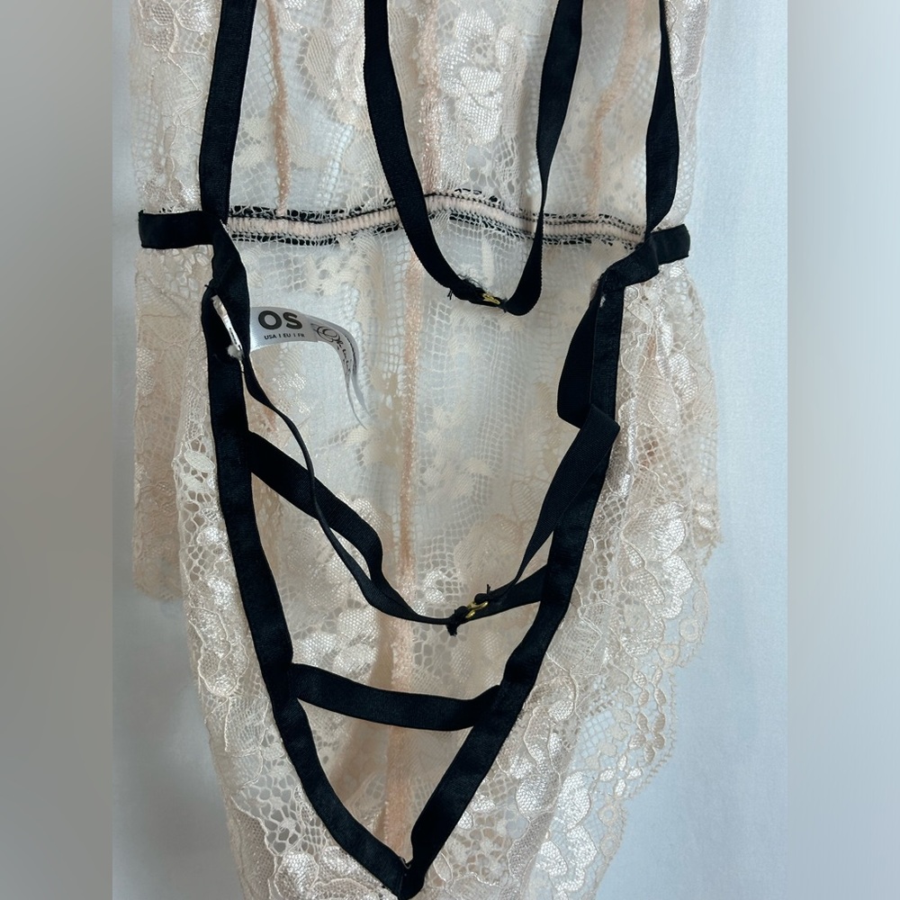 Oh La La Cheri Paris Willow Lace Thong Teddy- One Size - Picture 3 of 12